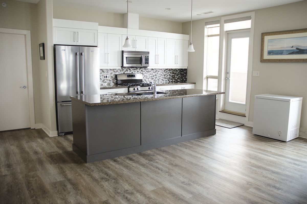 03-bealuie-luxury-vinyl-installtion-condo-home