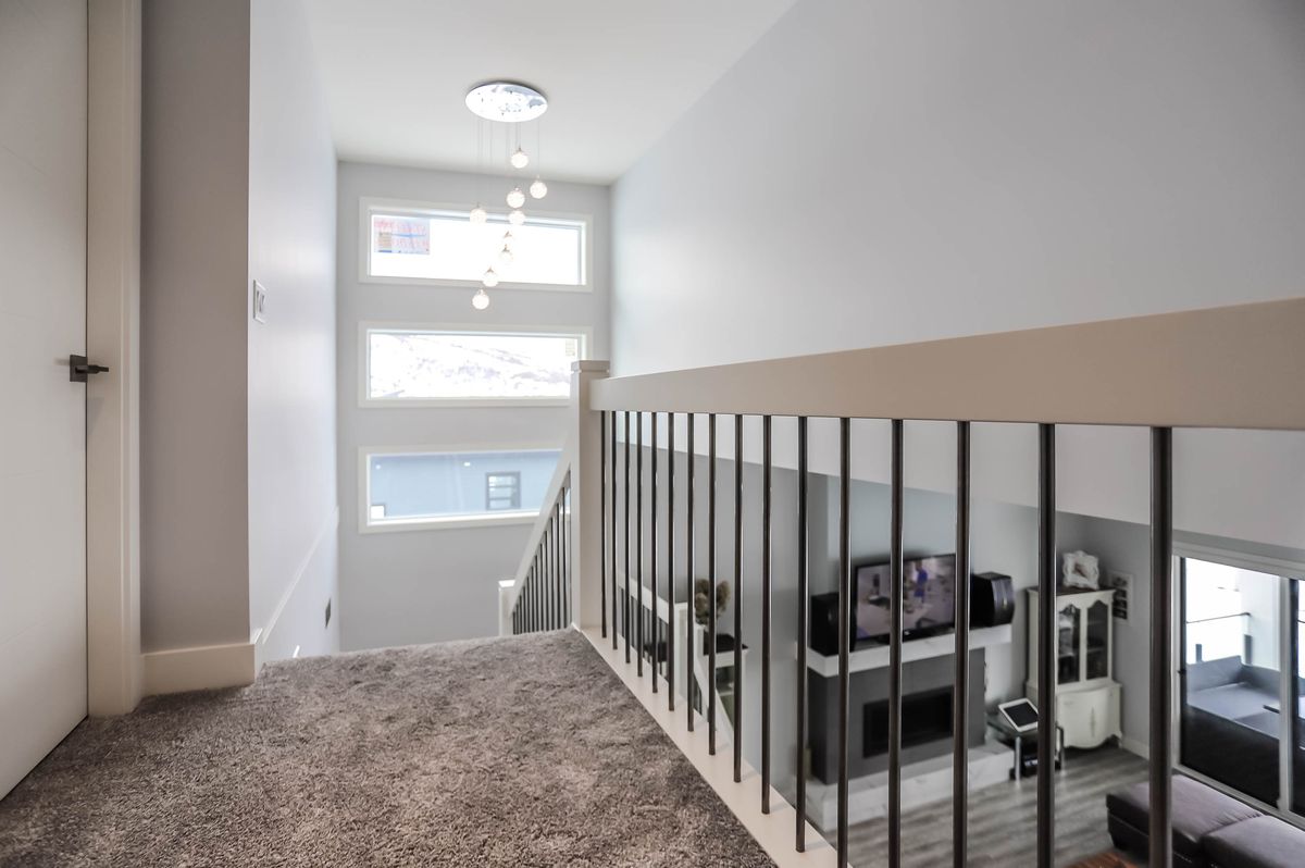 10-luxury-vinyl-installation-in-detached-home