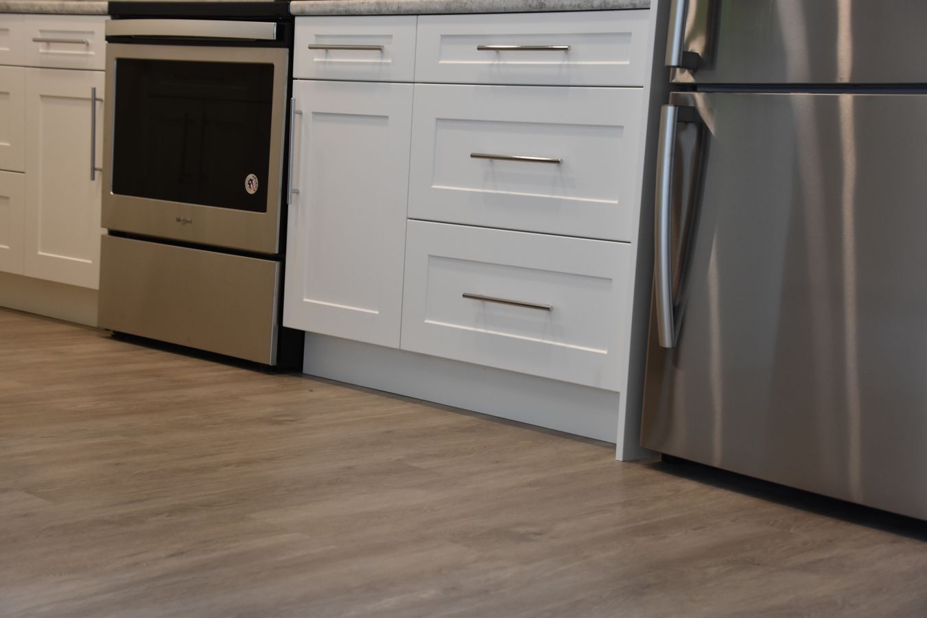 08-new-home-hardwood-and-luxury-vinyl-project-kelowna-bc-lvp